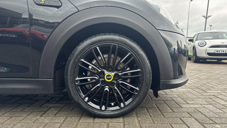 MINI Hatchback 135kW Cooper S Level 2 33kWh 3dr Auto Electric Hatchback